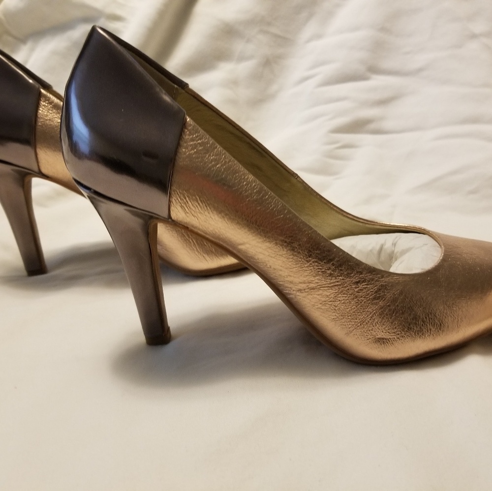 Seychelles Strike a Cord Rose Gold Pewter Pumps